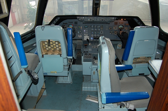 prototype_l-1011_cockpit